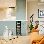 Stunning 2Br 2Bth Apartment With Ac In The Heart Of Chiswick