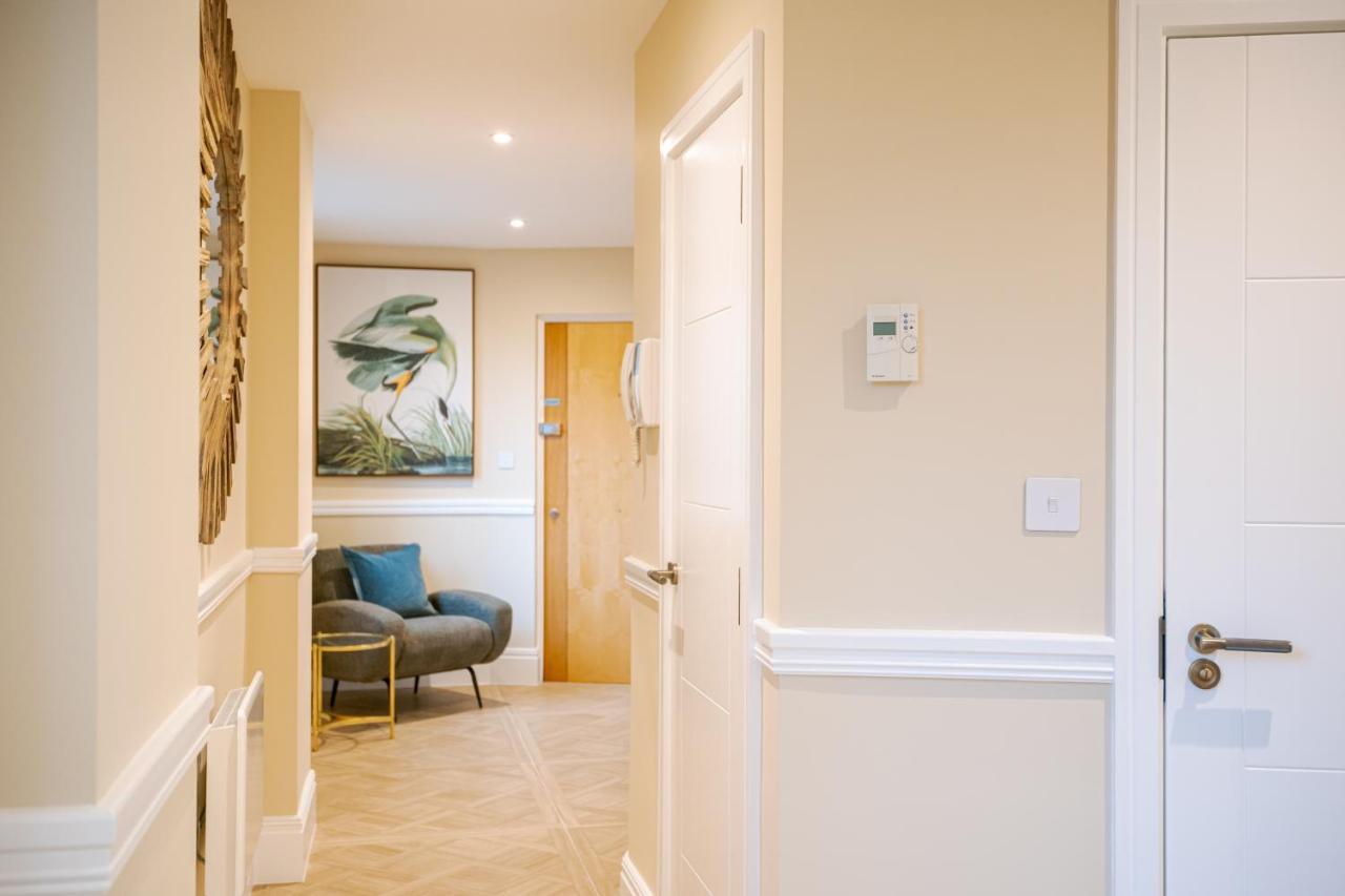 Stunning 2Br 2Bth Apartment With Ac In The Heart Of Chiswick Apartment *